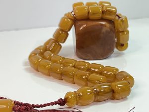 تسبیح سندلوس رگه دار
