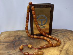 تسبیح کهربا رگه دار