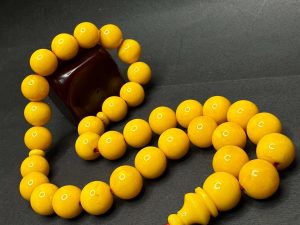 تسبیح سنئلوس زرد رگه دار